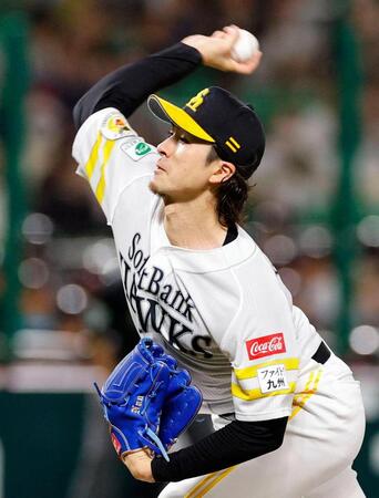 ソフトバンク・上沢は６回４安打２失点「先に点を取ってくれたので、すごく投げやすかった」　２勝目の権利を持って降板　小久保監督とグータッチ