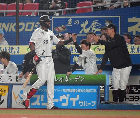 ロッテが４位浮上　中村奨同点打、ポランコ決勝犠飛　種市は通算３０勝＆西武戦７連勝　４月初のカード勝ち越し