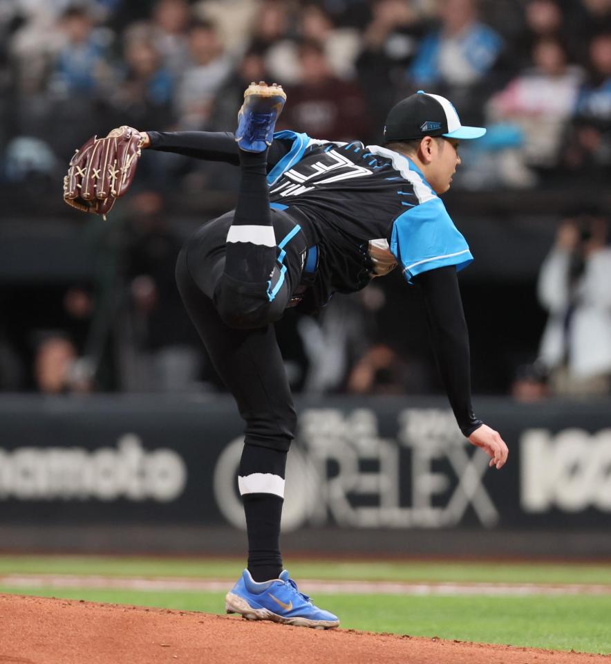 　１回、力投する古林（撮影・中島達哉）