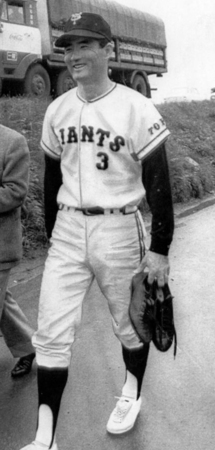 　「（ロッテ）小山正明さんが先発なの？」と練習を終え、自信と余裕の表情で多摩川練習場から引き揚げる現役時代の長嶋茂雄氏＝１９７０年１０月