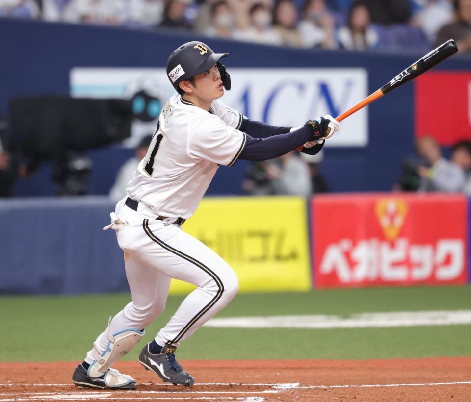 　日本ハム戦の６回、太田は右越えに本塁打を放つ＝１９日