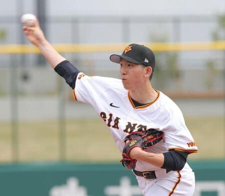 　３回に２番手として登板し、力投する戸郷（撮影・西岡正）