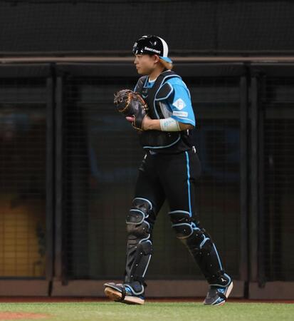 　７回、捕逸でポランコの出塁を許した田宮（撮影・中島達哉）