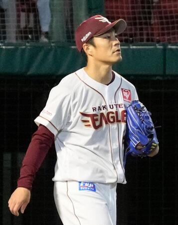 　９回、ソフトバンクの代打・嶺井に決勝犠飛を許した則本