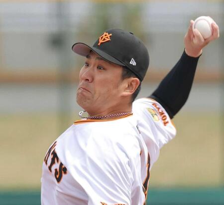 　先発し、力投する田中将