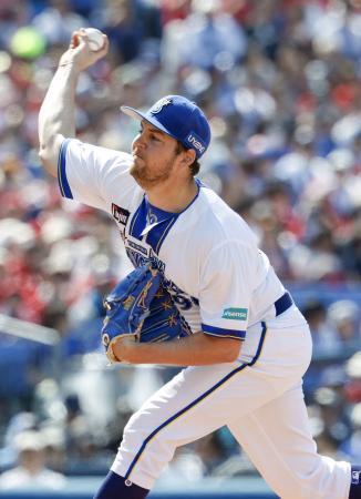 　広島戦に先発し８回１失点で今季初勝利を挙げたＤｅＮＡのバウアー＝横浜