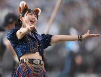 　きつねダンスを踊るモーニング娘。’２５（撮影・中島達哉）