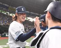 　久々勝利に笑顔満開の高橋（撮影・園田高夫）