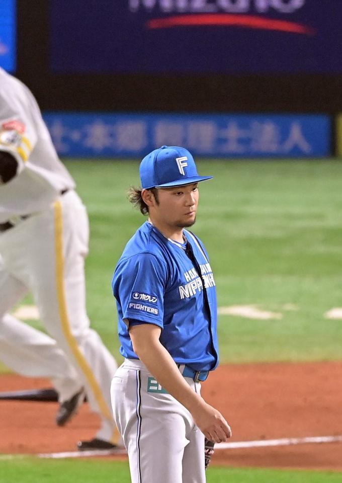 　２回、山川に左越えへ先制本塁打を浴びる伊藤