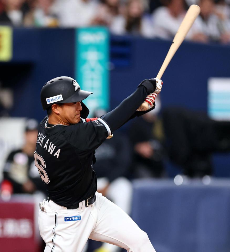 　２回、中前打を放つ西川（撮影・山口登）