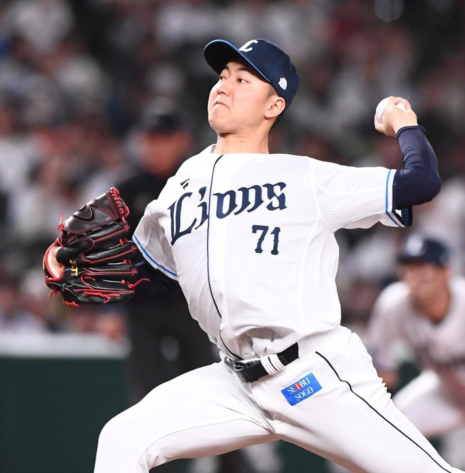 　力投する菅井（撮影・園田高夫）