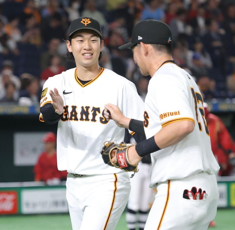 　開幕から２９イニング無失点の球団記録を更新した山崎（撮影・西岡正）