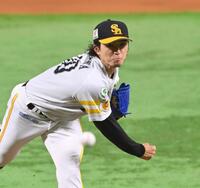 　力投する先発の上沢（撮影・西田忠信）