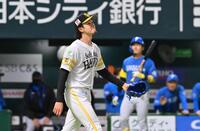 　５回、郡司に犠飛を許した上沢（撮影・西田忠信）