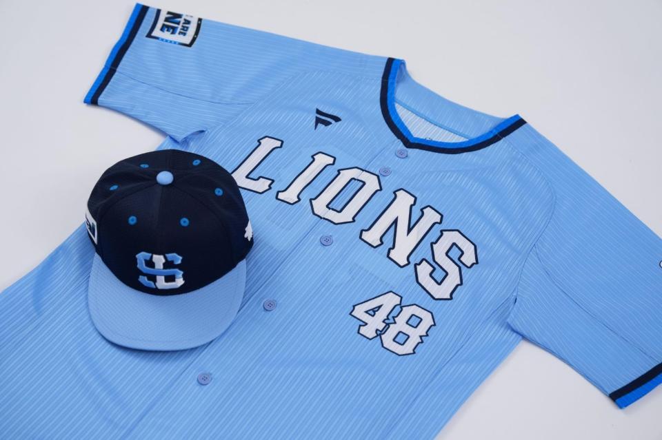 　ライオンズサマーブルーユニフォーム（球団提供）