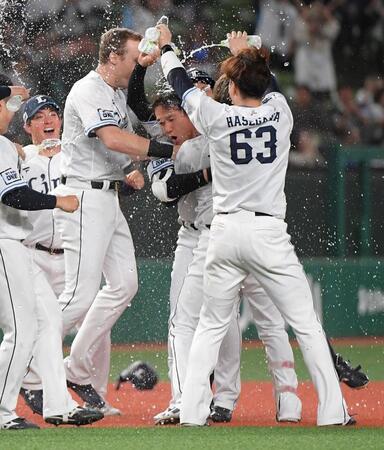 西武　サヨナラ勝ちで２年ぶり５連勝　西口監督「勝てて良かった。ちょっとほっとしますね」