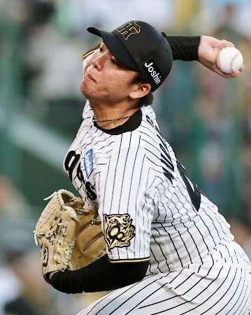 　ヤクルト戦に先発した阪神・村上＝甲子園