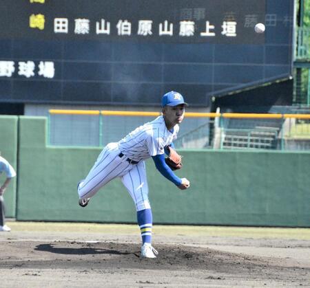 　力投する健大高崎・石垣