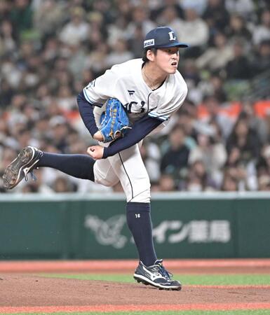 　オリックス戦で力投する隅田＝４月２６日