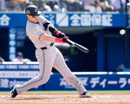 Ｄ１-３巨（４日）　岸田が適時打とソロ