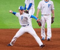 　ノックを受ける清宮幸（撮影・中島達哉）