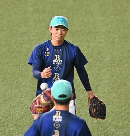 　キャッチボールを終えた山岡（撮影・西田忠信）