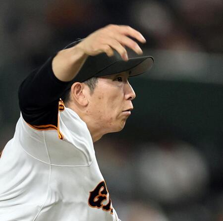 　先発し、投げ込む戸郷（撮影・田中太一）