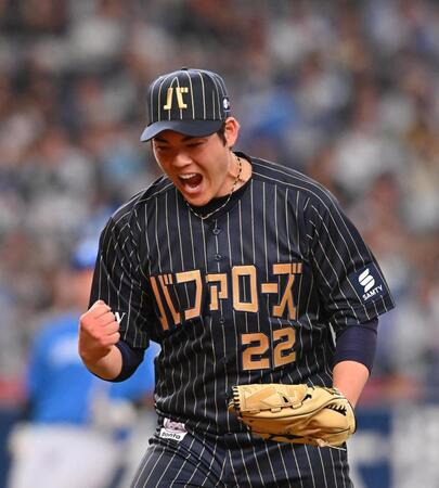 　４回、万波を三ゴロに仕留めほえる九里（撮影・西田忠信）