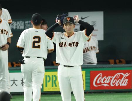 　８回、追加点を赦し厳しい表情の横川（撮影・金田祐二）
