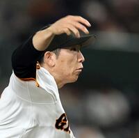 　先発し、投げ込む戸郷（撮影・田中太一）