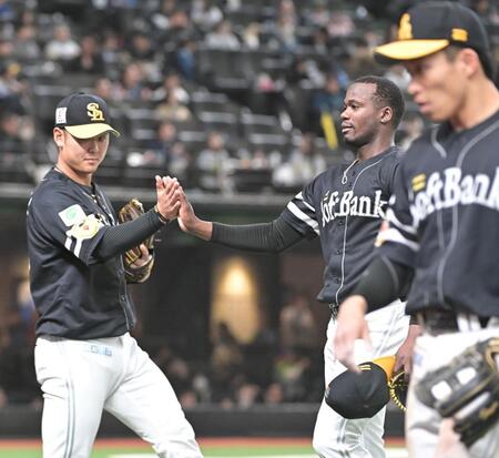 ソフトバンクが５連勝！モイネロ＆岩井が打者２７人で完封リレー　被安打２、二塁踏ませず　柳町は３安打５打点
