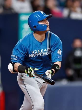 　６回日本ハム無死一塁、清宮幸が右越えに２ランを放つ＝京セラドーム