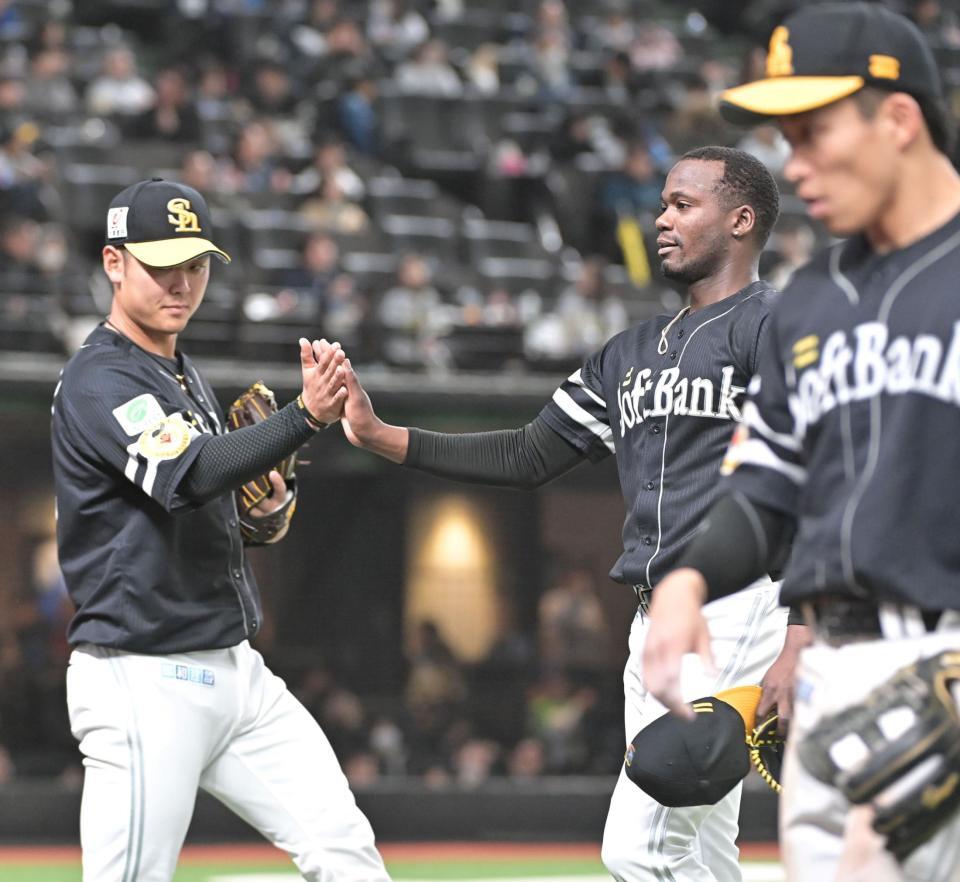 　西武打線を７回１安打無死点で抑えきったモイネロ（撮影・持木克友）