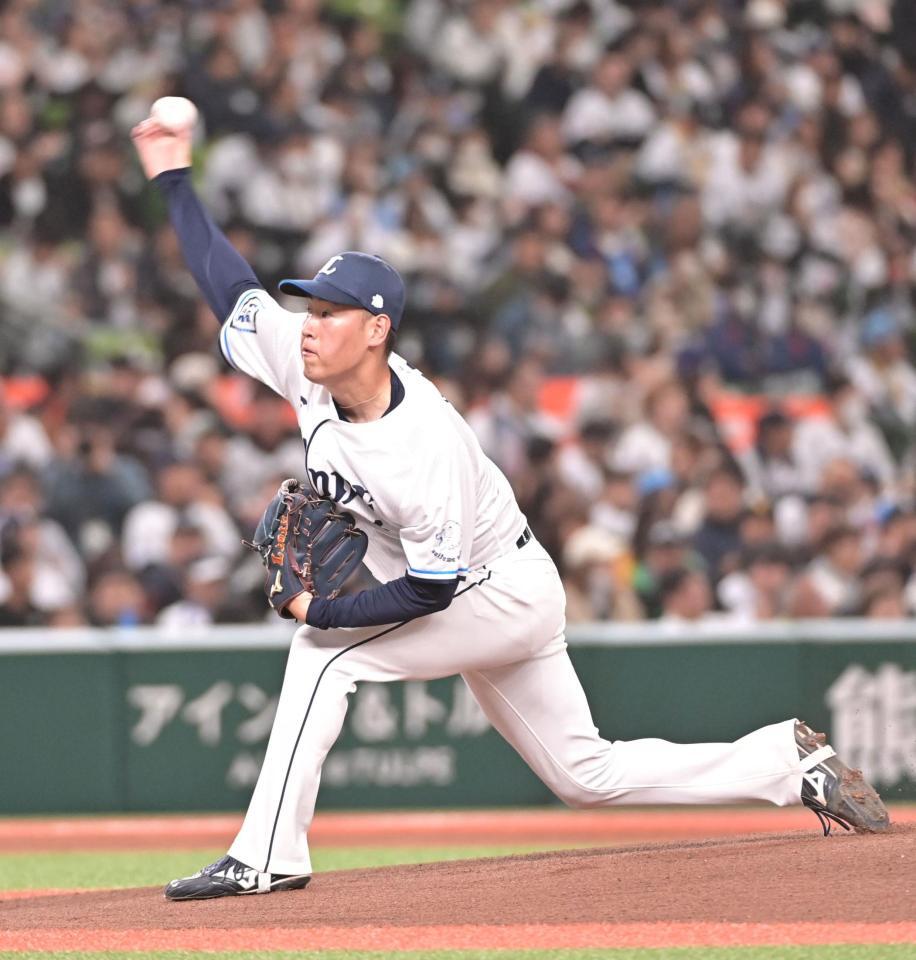 　力投する上田（撮影・持木克友）