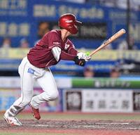 　２回、左前適時打を放つ宗山（撮影・開出牧）