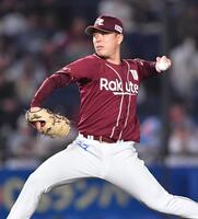 　力投する藤井（撮影・開出牧）