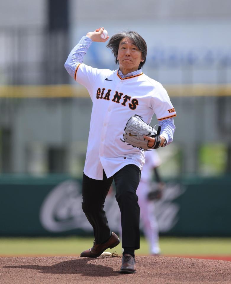 　イースタン・巨人対ＤｅＮＡの始球式に登場した松井秀喜氏（撮影・伊藤笙子）
