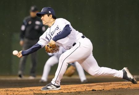 西１-０ロ（９日）　与座が今季初勝利