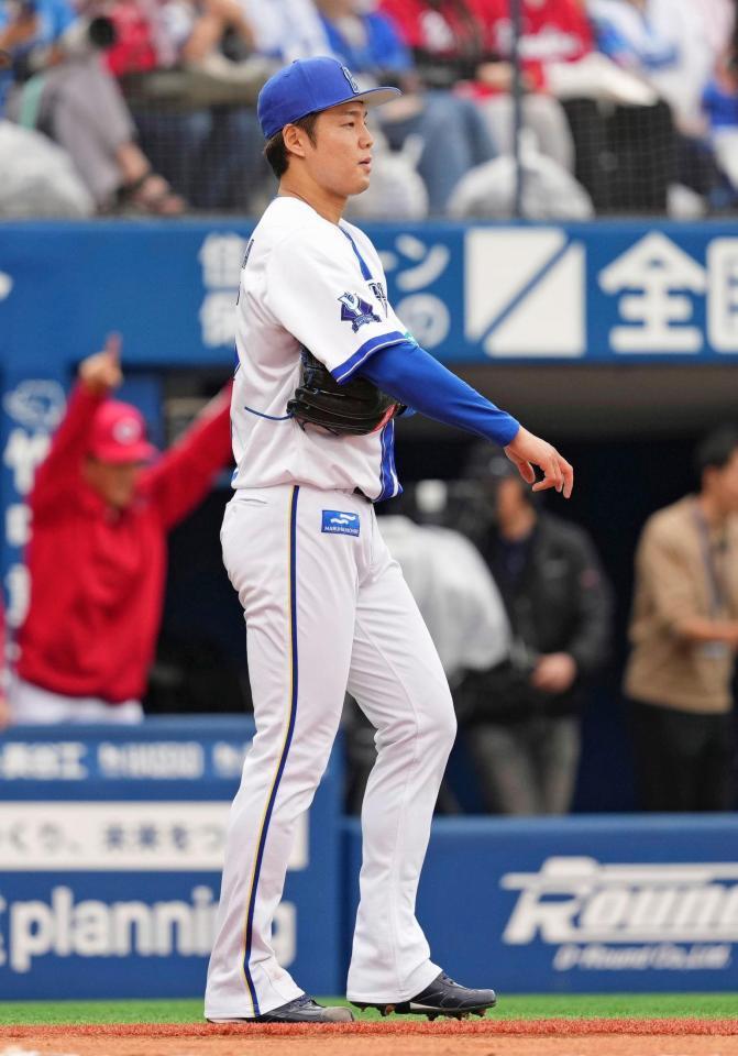 　６回、ファビアンに同点打を許した森原