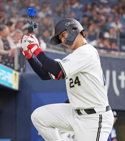 オリックス　ソフトバンクに１５試合ぶり勝利！岸田監督４４歳誕生日に紅林３号ソロ含む４打点　“青いバラ効果”だ
