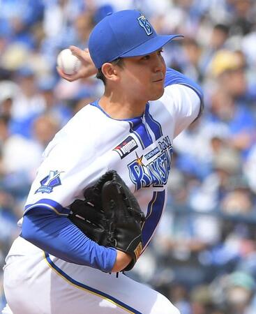 　広島打線に立ち向かう東（撮影・佐藤厚）