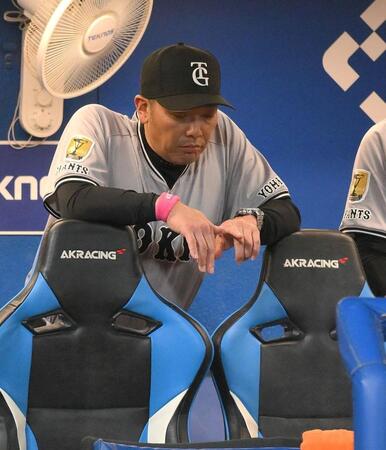 巨人が１点差敗戦　わずか４安打、浅野のソロのみ１得点　最下位ヤクルトにカード負け越し