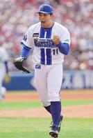 　２回、満塁のピンチを切り抜けガッツポーズする東