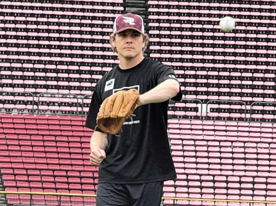 　デビュー戦に向けて１軍投手練習に合流した新助っ人のハワード