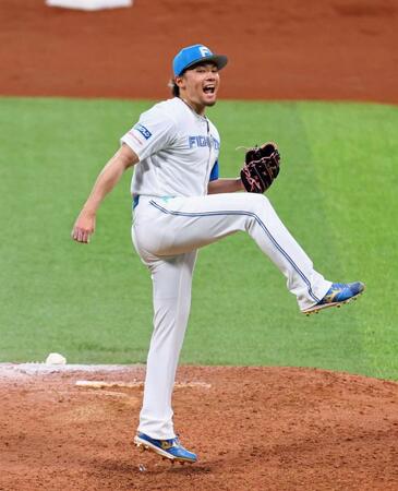 ７回、若月を三振に仕留め、ほえる伊藤（撮影・中島達哉）