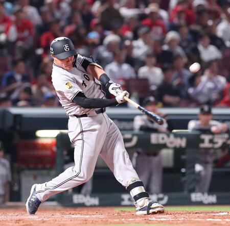 【写真】リチャードが名刺代わりの衝撃一発!阿部監督ニッコニコだったけど