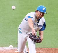 　７回、力投する伊藤（撮影・中島達哉）