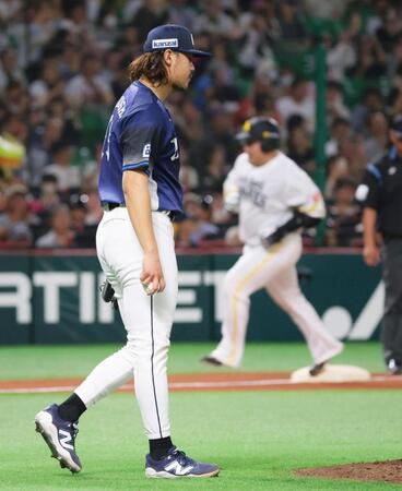 　６回、山川（奥）に２ランを浴びた高橋