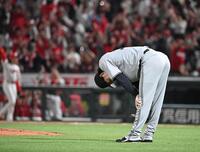 　６回、小園に逆転の満塁本塁打を浴びた山崎