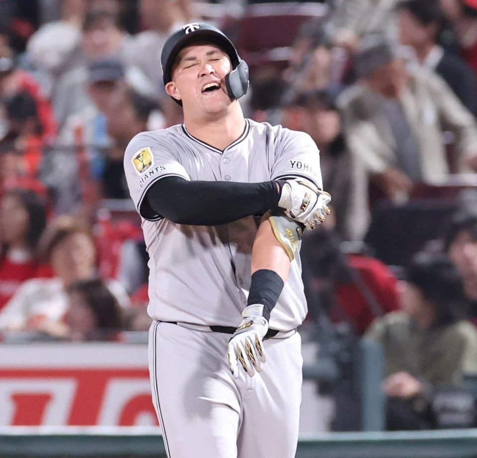 　５回の好機で凡退し、表情を曇らせるリチャード（撮影・市尻達拡）